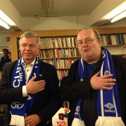 Kjell Magne Bondevik og Carl Morten Amundsen under fremføringen av Moldesangen.