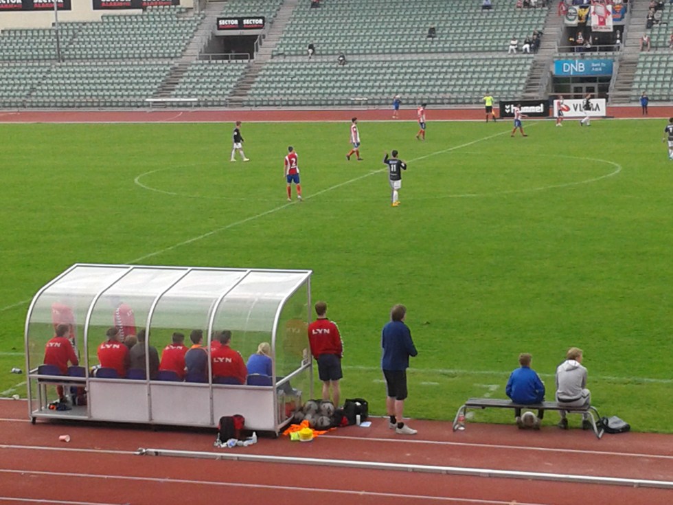 Mats Møller Dæhli på ballguttbenken.